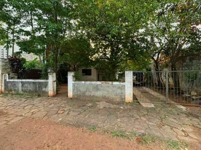 VENDO CASA A DEMOLER EN EL BARRIO MBURUCUJA
