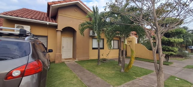 Casa en Venta en Condominio Vittoria - Roca y Coronado