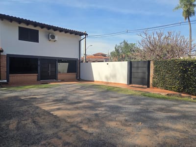 Alquilo Casa En Condominio 3 Habitaciones- Barrio Mcal Estigarribia