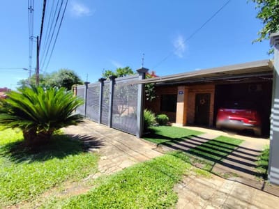 VENDO CASA  ZONA SHOPPING PINEDO, BARRIO LAURELTY, SAN LORENZO