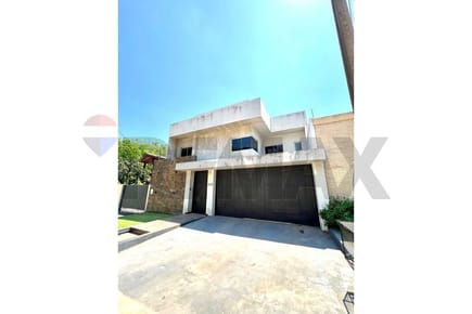 EN VENTA RESIDENCIA EN LAMBARE