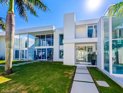 CASA LUJOSA EN VENTA ZONA OESTE