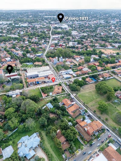 PROPIEDAD EN ESQUINA Hermosa y amplia residencia en Fernando de la Mora