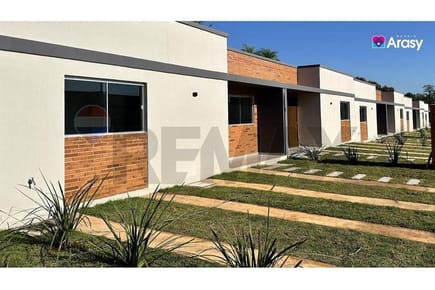 ALQUILO CHALET EN COND. ARASY 3 - AREGUA