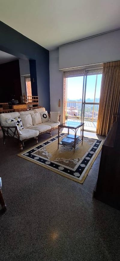 Amplio Departamento en Barrio Dr Francia en Venta