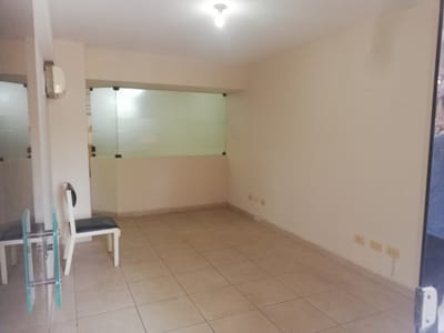 ** HERMOSA OFICINA EN ALQUILER – EDIFICIO PLAZA LIBERTAD 1° PISO **