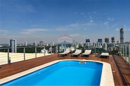 EN VENTA. Departamento amoblado