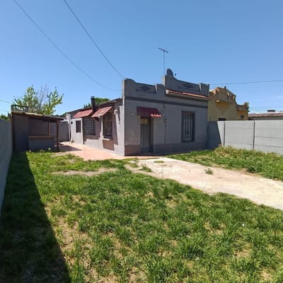 Casa en venta c/ cochera en Peñarol