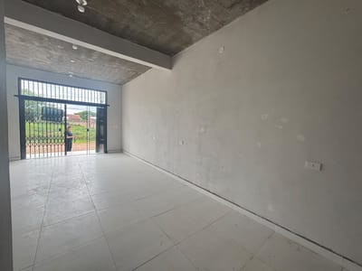 Salón comercial en alquiler en Ñemby