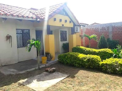 CASA EN VENTA EN URBANIZACION ARCO IRIS II