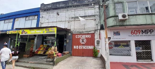 Venta Local Comercial Y Cocheras