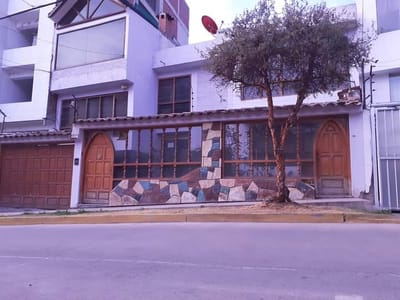 amplia casa en alquiler