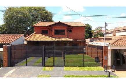 Residencia + Lote estratégico (12x50) en Las Lomas/Asuncion