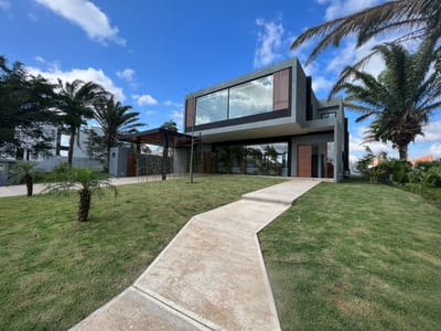 BELLA CASA A ESTREAN EN ALQUILER