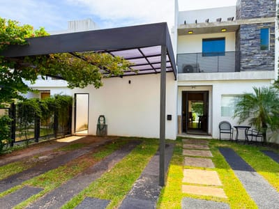DUPLEX EN ALQUILER EN BARRIO CERRADO DE LUQUE 