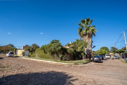 VENDO CASA EN ESQUINA