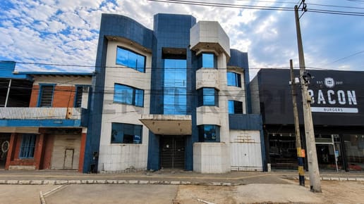 ALQUILO EDIFICIO CORPORATIVO EN EL CENTRO LUQUE