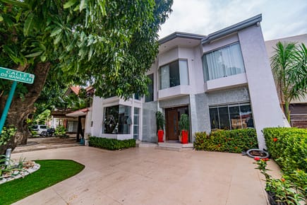 Casa en venta en condomimio exclusivo Barrio Norte. 