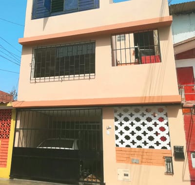 SE VENDE DEPARTAMENTO AMPLIO 3 DORM. 2 BAÑOS 2DO PISO A 3 MINUTOS DE AV FAUCETT