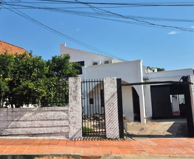 EXCLENTE OPORTUNIDAD PARA OFICINAS U VIVIENDA