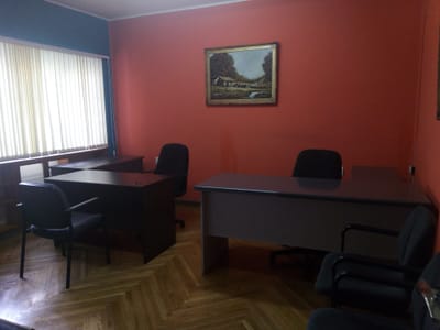 Inmueble de 2 plantas para oficina en alquiler