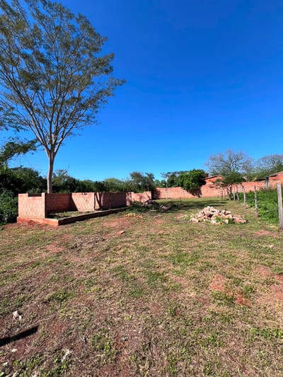 Vendo Terreno con MEDIA CONSTR. en ITÁ, CENTRAL