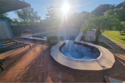 VENDO CASA EN AREGUA BARRIO CERRADO MIRALAGO