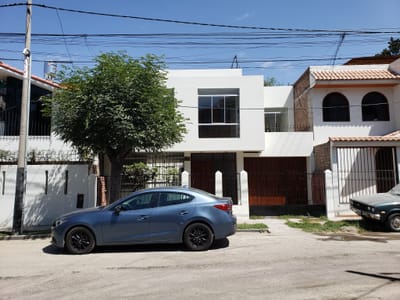 ALQUILO AMPLIA CASA