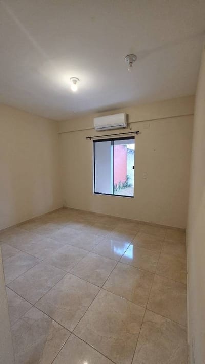 Alquiler de Chalet en Planta Baja – Barrio Mburucuyá