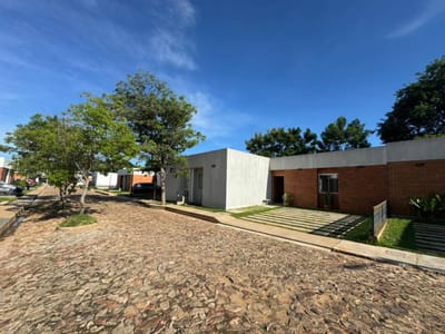 En venta casas en barrio cerrado de Luque