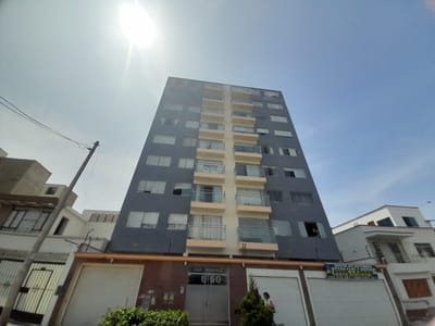 Se Vende Dúplex De 4 Dorm, Cuarto De Servicio Y Est. Estreno/independizado