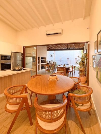 EN VENTA - CASA DE ESTILO MEDITERRÁNEO EN BARRIO LAS MERCEDES