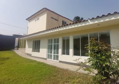CHACLACAYO, Casa En Venta con,jardines y Mini Departamento Para Alquilar