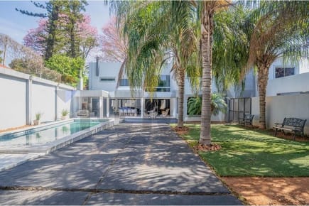 Vendo Lujosa Residencia en Lambare