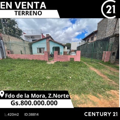 En venta terreno con casa a demoler