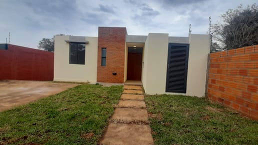 Vendo  casa a estrenar en Mora Cue Luque 