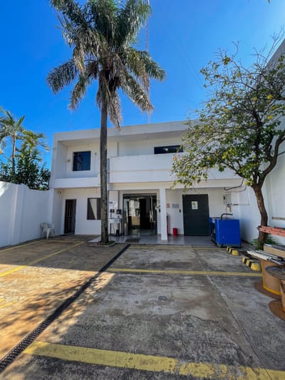 Amplia Oficina - Barrio Los Laureles
