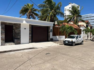 CASA EN ALQUILER, cerca HOSPITAL OBRERO.