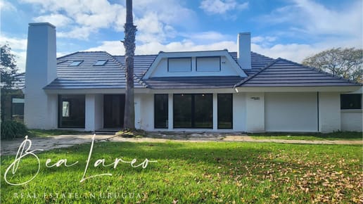 Espectacular Casa Reciclada en Carrasco en Venta y Alquiler