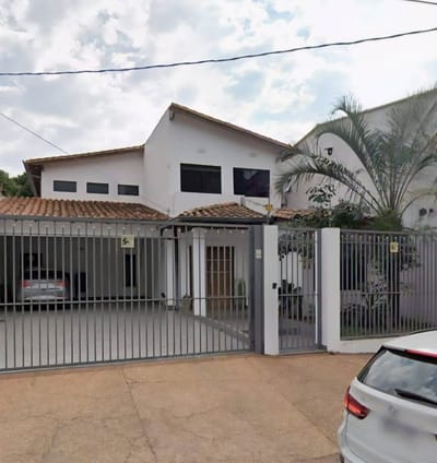 CASA EN VENTA CON RENTA ACTIVA - LAMBARÉ