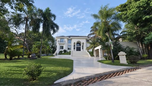MANSIÓN EN VENTA  COLINAS DEL URUBÓ