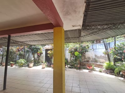 CASA COMERCIAL BARRIO BRANIFF ENTRE 2DO Y 3ER ANILLO
