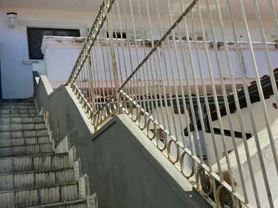 VENDO EDIFICIO EN BARRIO LOS LAURELES DE 2 PISOS CON SALON COMERCIAL