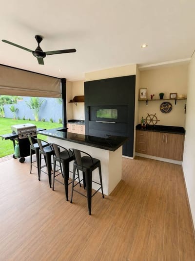 RESIDENCIA EN SURUBÍ’I — ZONA CAMPO DE GOLF