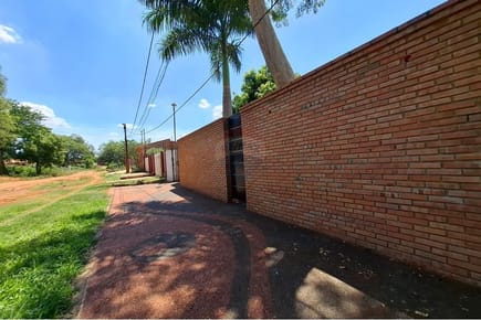 Casa en Luque -Costa Sosa 