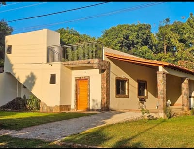 Casa Moderna a Estrenar con Potencial de Ampliación en Luque
