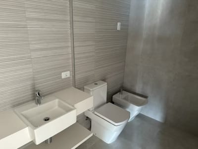 Amplio departamento a estrenar en la Rambla de Punta Carretas