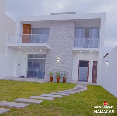HERMOSA CASA DE LUJO A ESTRENAR
