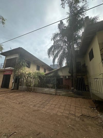 VENDO TERRENO CON CASA A DEMOLER