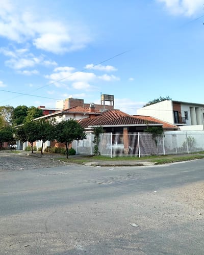 VENDO PROPIEDAD EN ESQUINA 